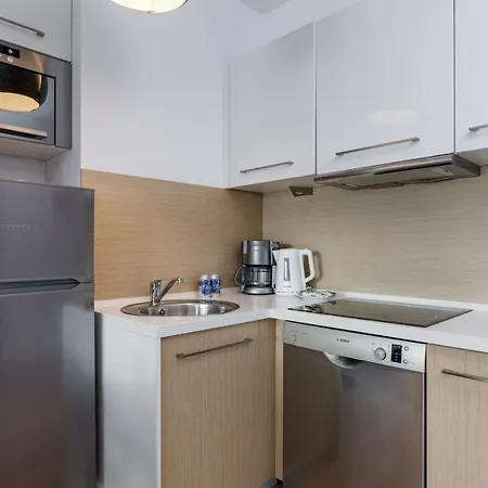 At The Port - Navigator - Portowa By Renters Apartment *